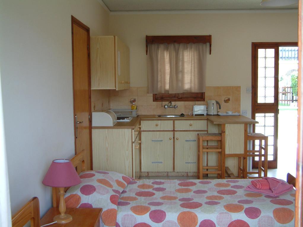 Pelekanos Apartments Pissoúri Chambre photo
